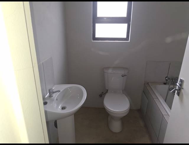 2 BEDROOM FREEHOLD FOR SALE IN DAWN PARK